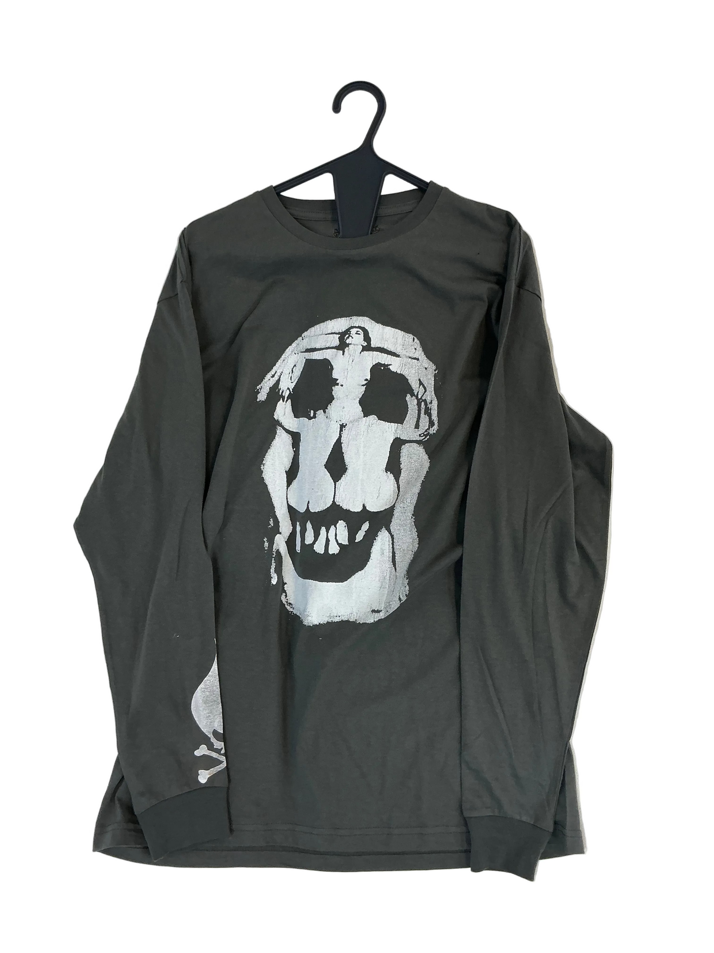 Alcmy Grey Skull long sleeve tee